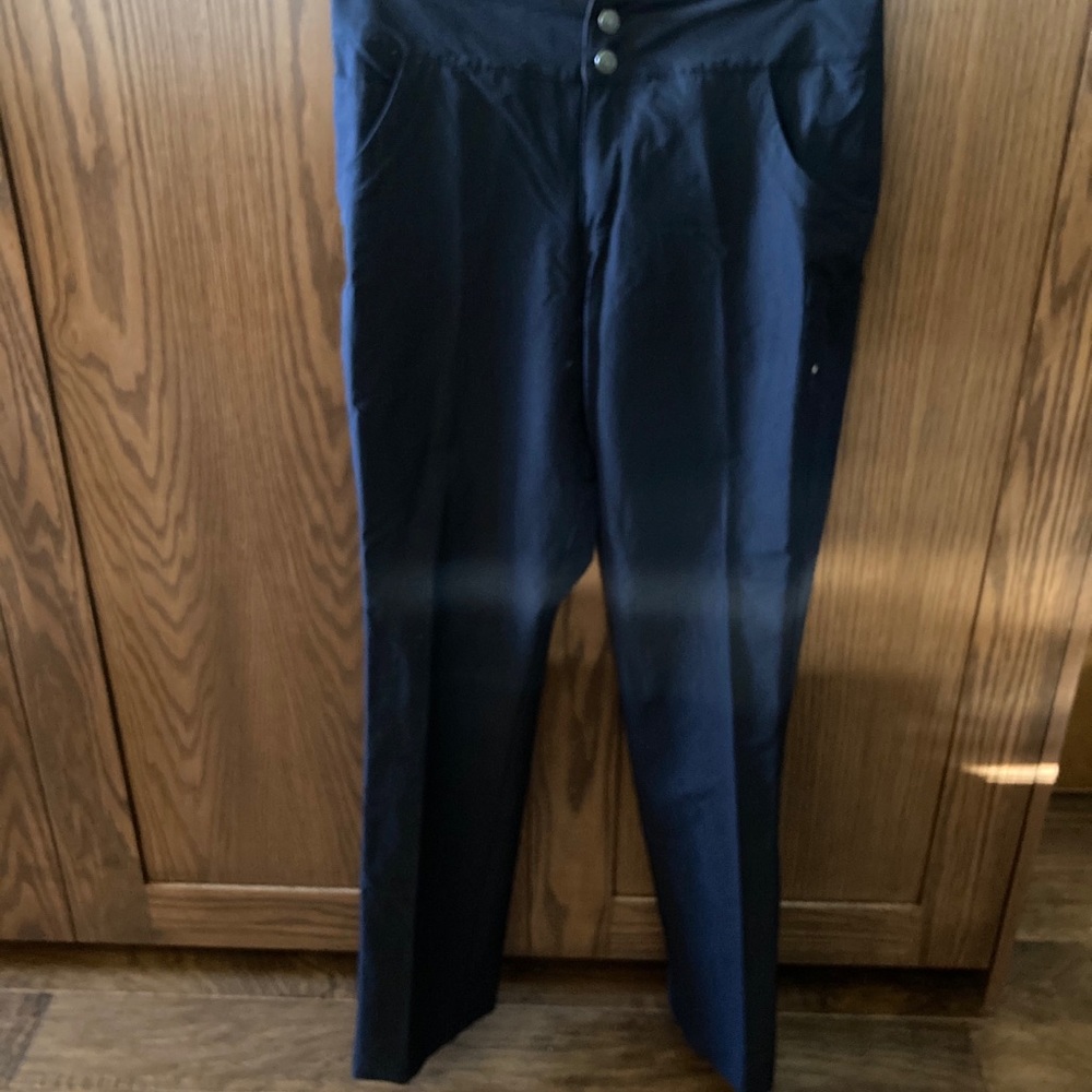 ISIS women’s hiking pants.